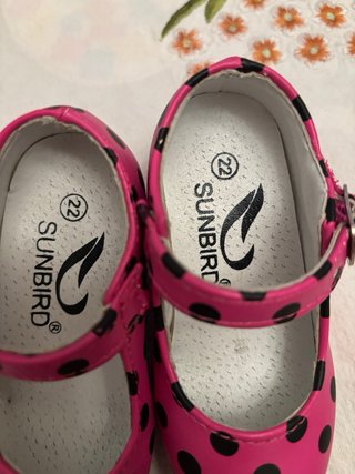Zapatos infantiles rosas lunares negros T22