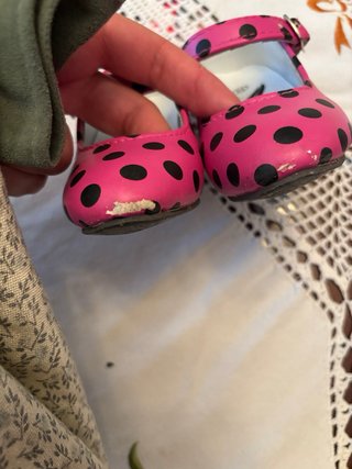 Zapatos infantiles rosas lunares negros T22
