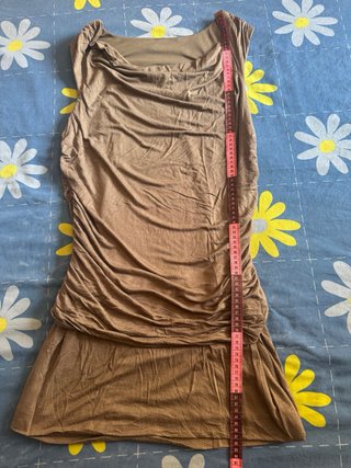 Vestido sin mangas marrón drapeado