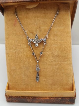 Collar de plata