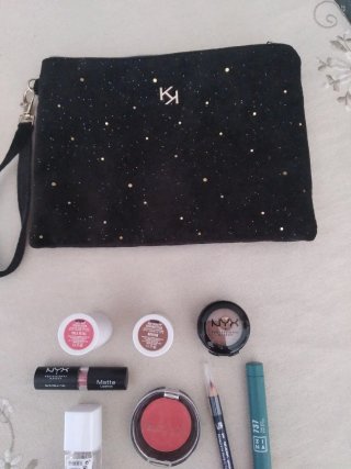 Lote Maquillaje y Neceser Kiko, NYX, Nabla
