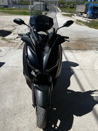Yamaha XMAX Negra