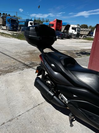 Yamaha XMAX Negra