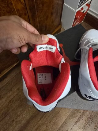 Nike Air Jordan 5 Retro con Caja