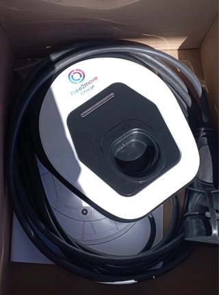 Cargador Easy Wallbox Coche Eléctrico y enchufable