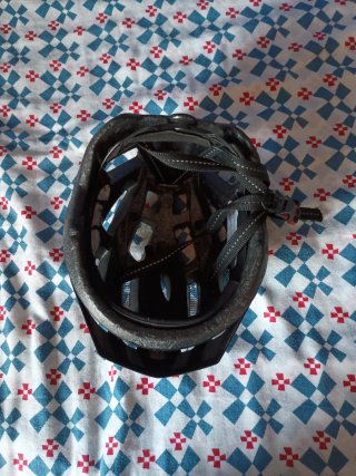 Casco de bicicleta negro