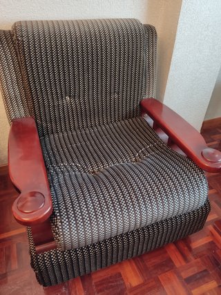 Sillones y Sofá de Tela y Madera