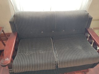 Sillones y Sofá de Tela y Madera
