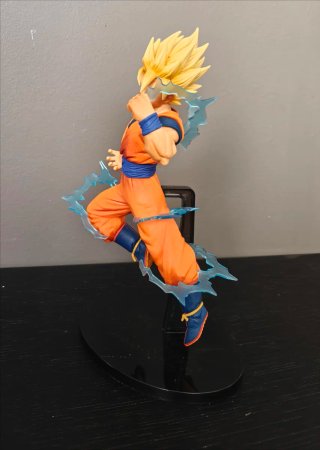 Figura Goku Super Saiyan 2 Dragón Ball Banpresto