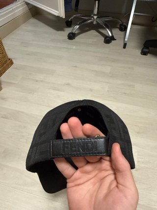 Gorra negra Fendi #fendi#gorra