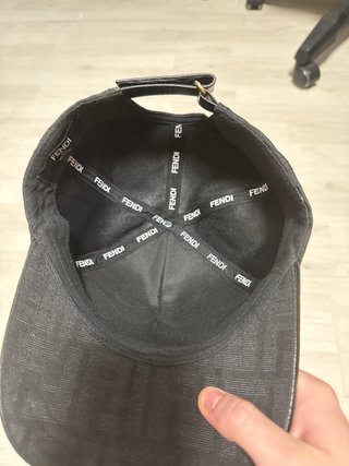 Gorra negra Fendi #fendi#gorra