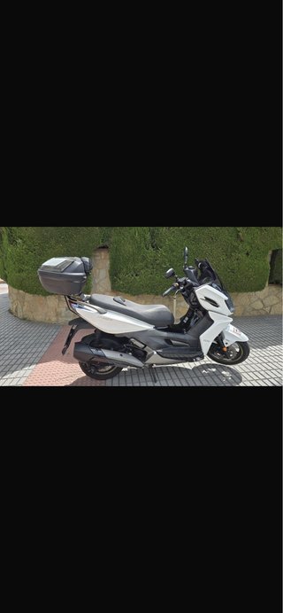 Kymco K XCT 300i ABS Blanca