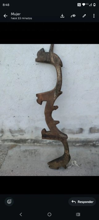 Yugo antiguo de madera
