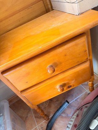 Mesilla de noche y cabecero de madera