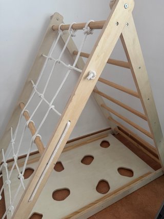 Triángulo Pikler Montessori madera natural