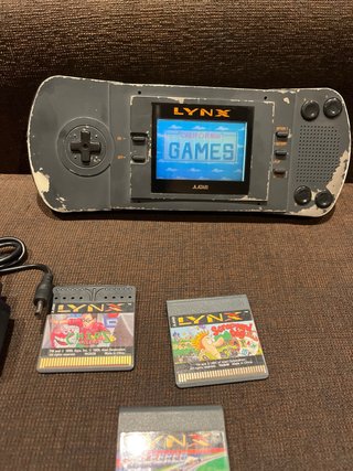 Consola Atari Lynx + 4 juegos