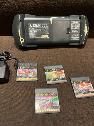 Consola Atari Lynx + 4 juegos