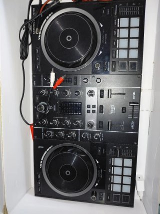 Controladora DJ Hercules DJControl Impulse 500