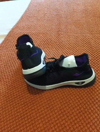 Deportivas mujer negras y moradas
