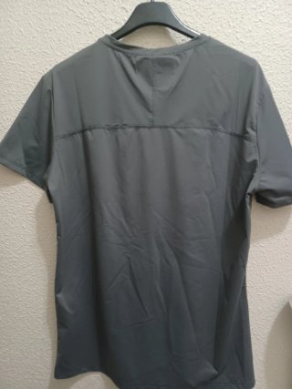 Camiseta deportiva Nike gris