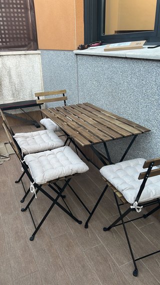 Conjunto mesa y 4 sillas jardín madera
