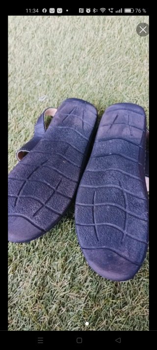 Sandalias de piel negras y azules