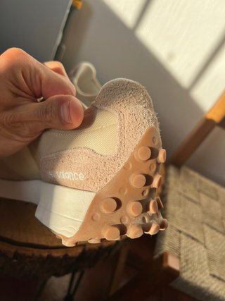 Zapatillas New Balance Beige/Blanco Talla Pequeña