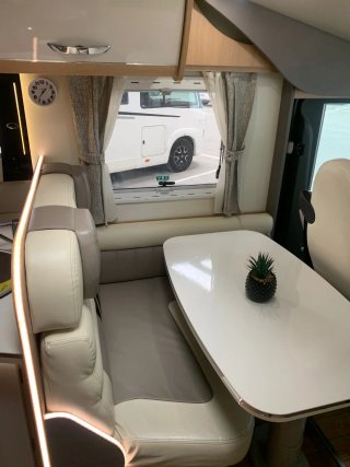McLouis Nevis 379G 2019