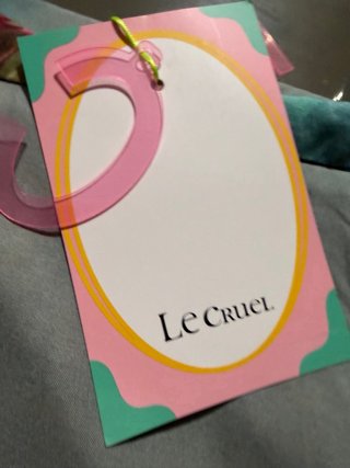 Falda Lecruel con etiqueta