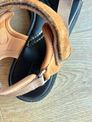 Sandalias Zara Plataforma Beige y Negra