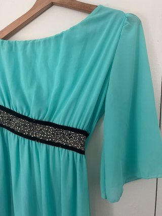 Vestido largo turquesa con pedrería