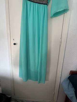 Vestido largo turquesa con pedrería
