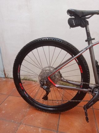 Bicicleta BH Spike 2.0 Mejorada Talla SM (1,68/75)