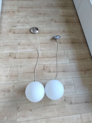 2 Lámparas  colgantes con bola cristal.