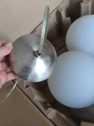 2 Lámparas  colgantes con bola cristal.