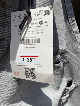 Bermuda vaquera Bershka rotos gris T.44