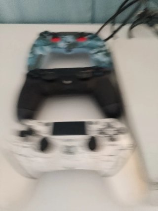 PS4 Bianca + 3 Controller