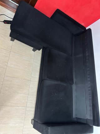 Sofá de terciopelo negro