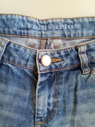 Shorts vaqueros Stradivarius + 2 camisetas