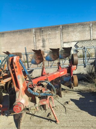 Se vende maquinaria agricola