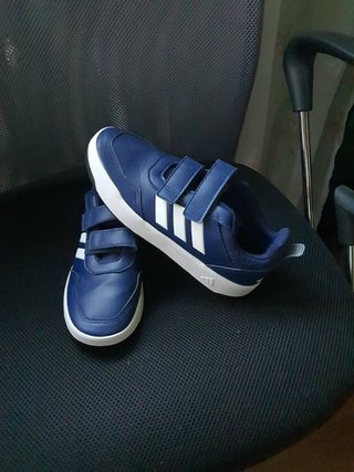 Zapatillas Adidas niño azul y blanco