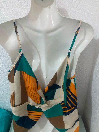 Top estampado geométrico tirantes