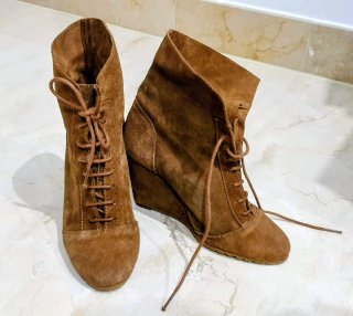 Botines de piel marrones con cuña