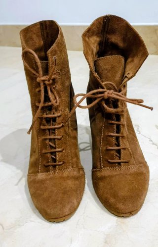 Botines de piel marrones con cuña