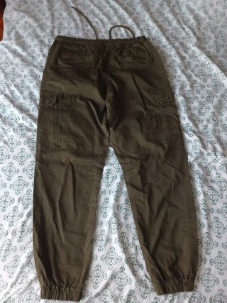 Pantalones cargo Pull&Bear verde militar l
