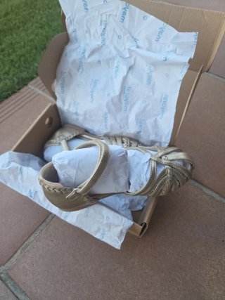 Sandalias niña Mayoral doradas