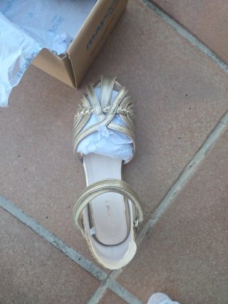 Sandalias niña Mayoral doradas