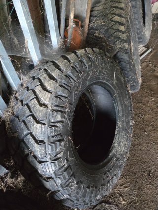 Neumáticos 35x12.5 R18 + Llantas