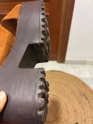 Sandalias de plataforma marrón camel