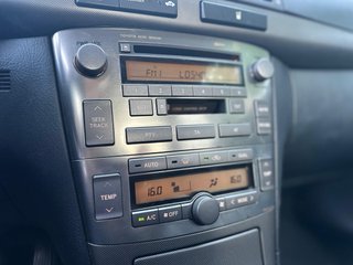 AVENSIS.CAMBIO DE NOMBRE Y MANTENIMIENTO INCLUIDO